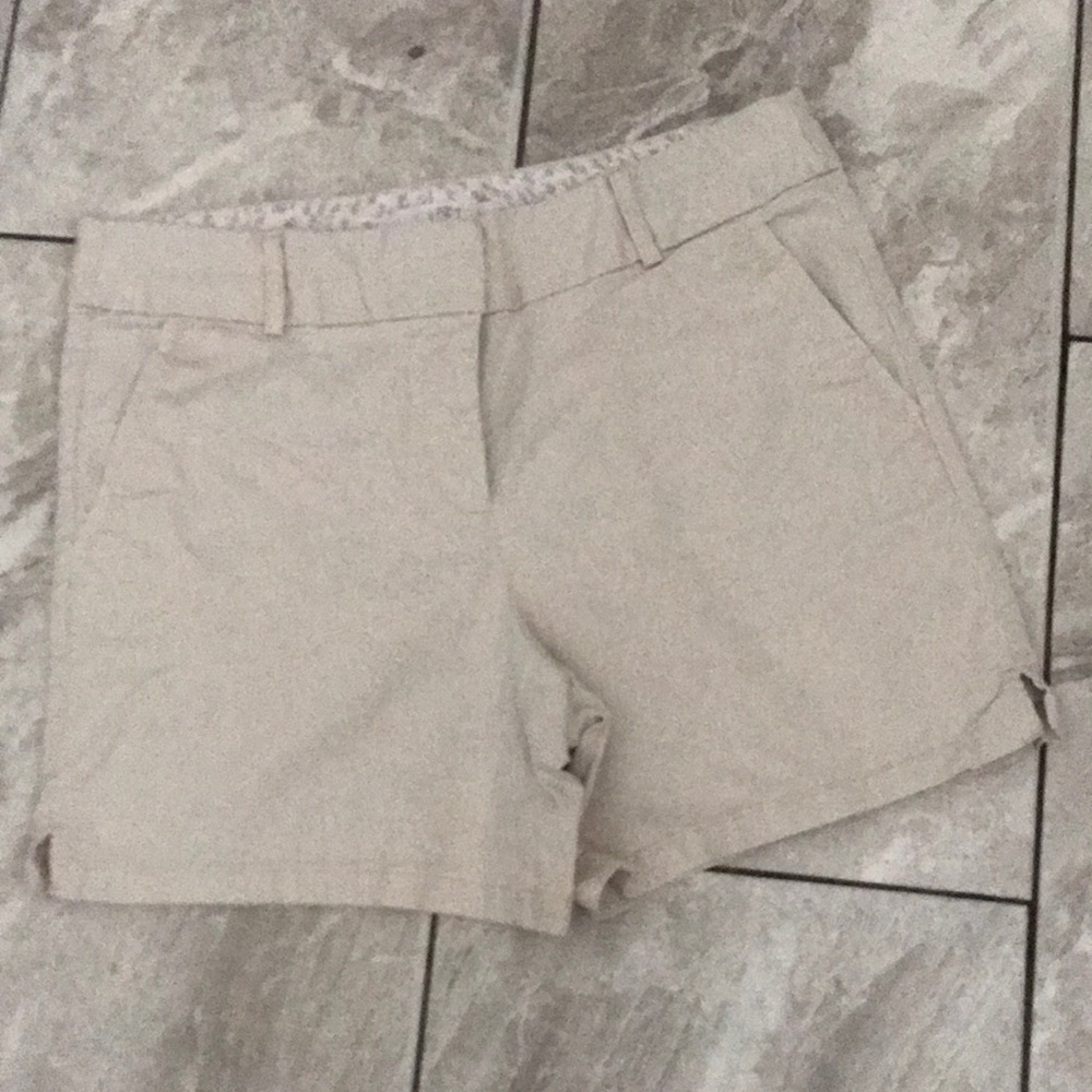 LOFT Women's The Riviera Shorts Beige Chino Shorts | 10